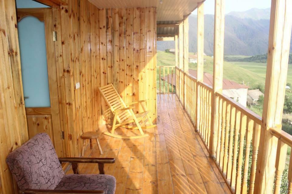 Guest House Tsasne Omalo Exteriör bild
